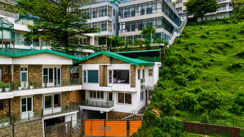 Hilltop Villa | 3-BHK Villa with Terrace & Balconies near Mall road