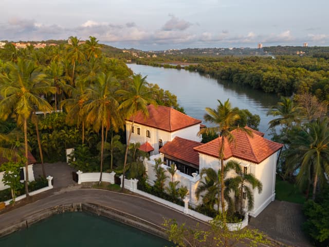 Villa Seine | Indo-Portuguese 3-BHK villa with Private pool Near Candolim Beach & Coconut Tree Road Marra, 2