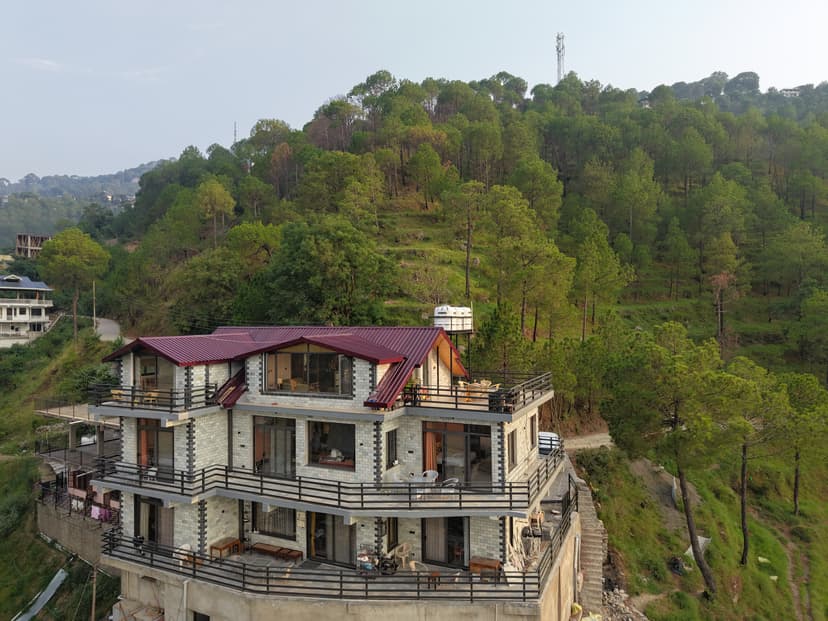 Kosh Villa | 5-BHK Villa With Rooftop Terrace, Pool Table & Mountain Views