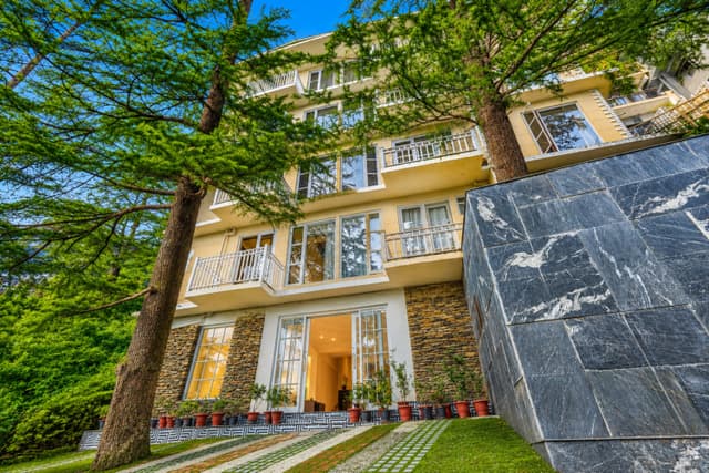 Spurce Holiday In Homestay | 2 BHK Pet-Friendly Valley-View Apartment with Lounge & Reception, 4