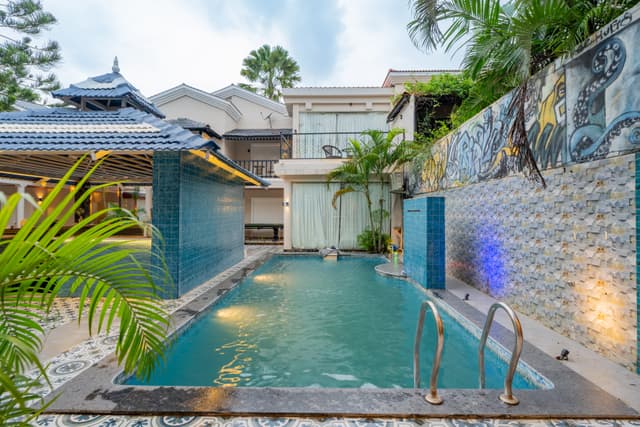Emperor Ozran Elite Room With A Balcony & A Bathtub | Premium Retreat With Shared Pool, Restro & Bar | Near Famous Beaches, 3