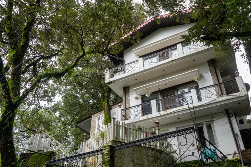 Woodbury Mansion | 3-BHK Villa with Naini Valley Views & Garden | Near Naina Devi Temple