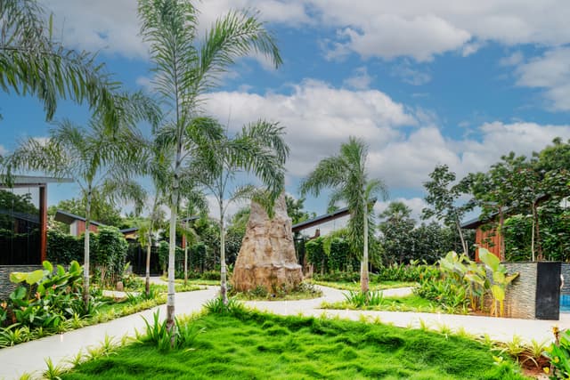Nila Forrest | Timber Room With Private Pool, Sun Deck, Private Living Area & Landscaped Garden with Restaurant, 4