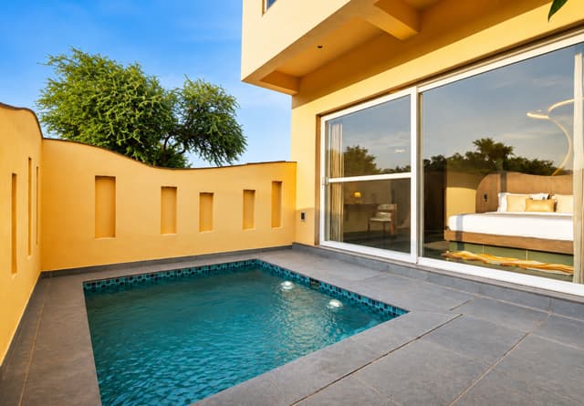 Raj Villas Astera  | Pet-Friendly 1 room suite in a resort with pool and Aravalli Hills view, 3