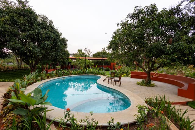 Tanira Farms Moonrise  | Contemporary Pet- friendly Igloo Cottage with Pool, Bar and Garden, 4