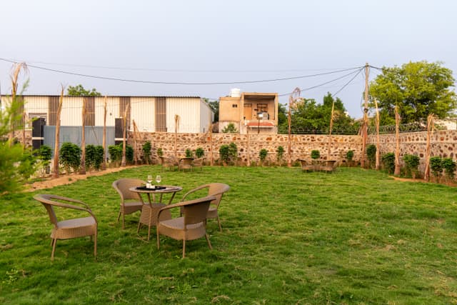 JP Farm Stay | 5-BHK villa Featuring Kids’ Room, Bar Space, Sit-out Deck & Outdoor swings , 5