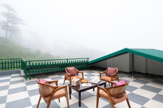Hilltop Villa | 3-BHK Villa with Terrace & Balconies near Mall road, 4