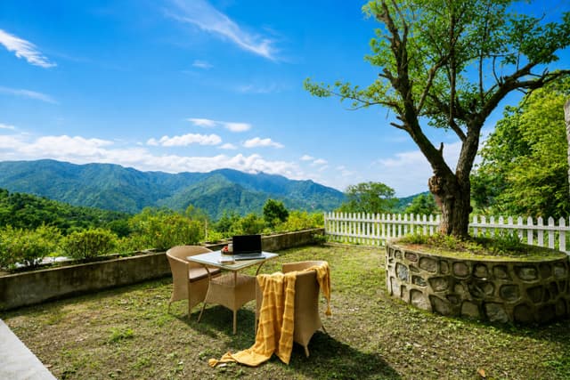 Maharaj Secret Escape | Luxury Pet-Friendly Room with Private Balcony, Hill Views, Shared Pool Table & Restaurant, 3