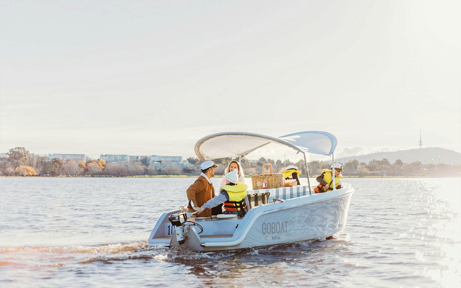 Self-Drive Electric Picnic Boat Tour in Canberra